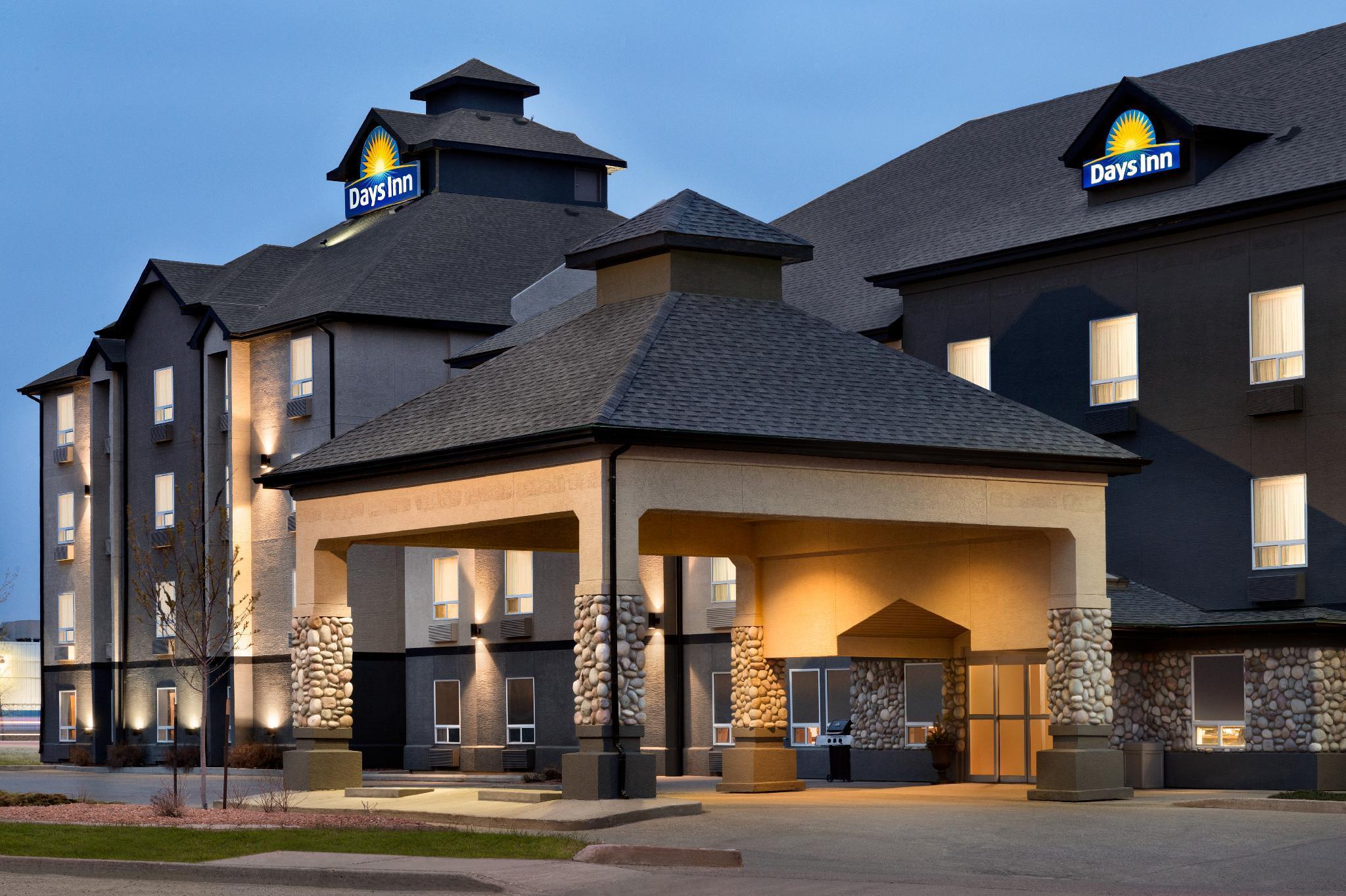 Days Inn By Wyndham Риджайна Экстерьер фото