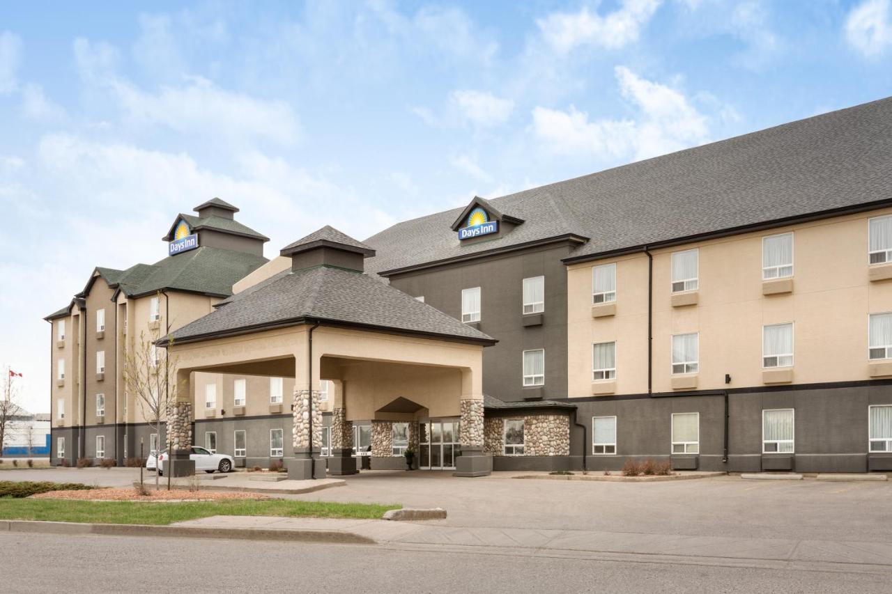 Days Inn By Wyndham Риджайна Экстерьер фото